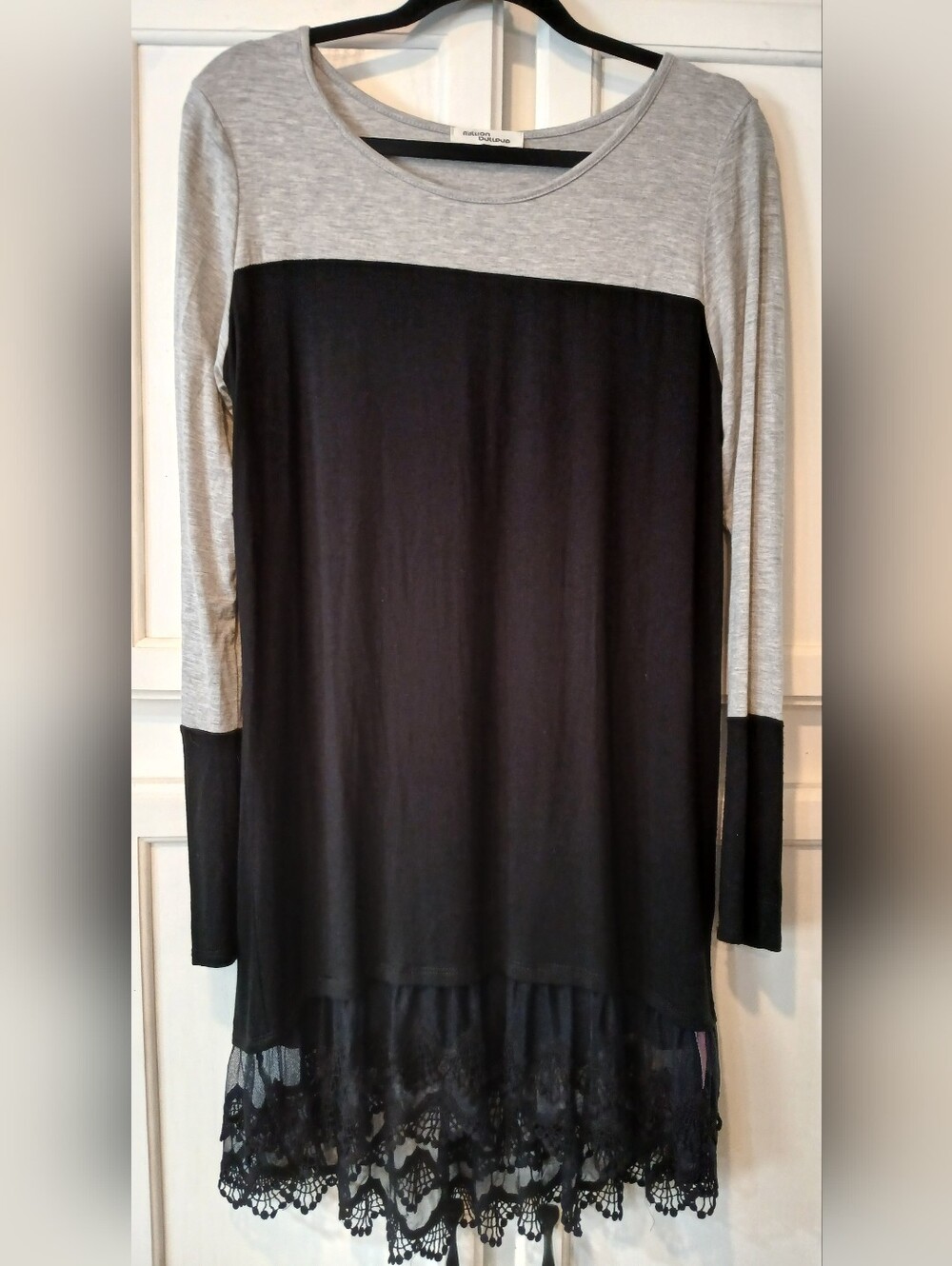 NWOT - Million Bullpup Colorblock Dress W/Lace Hem, Long Sleeve M